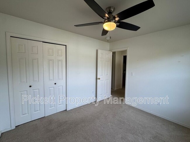 Building Photo - 1379 Amber Ct NE