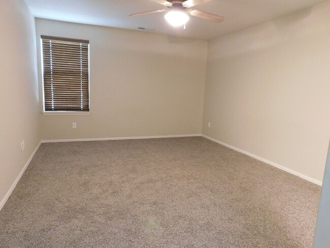 Building Photo - REDUCED!!  Nice Duplex in Established Neig...