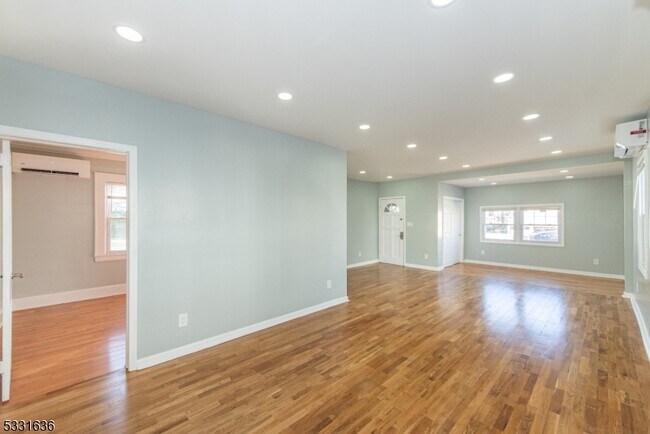 Building Photo - 19 Walnut Pkwy