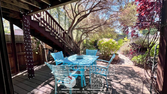 Building Photo - Garden oasis 2 bedroom with wrap around ya...