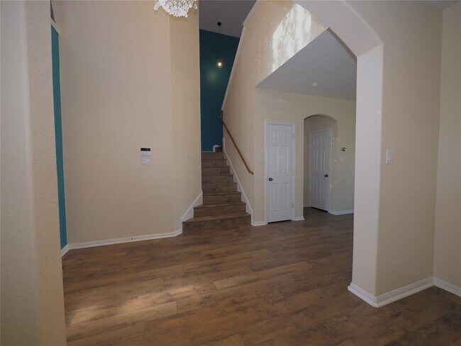 Building Photo - 324 Hidden Brook Ln