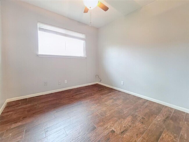 Building Photo - 6002 Idlewood Cove