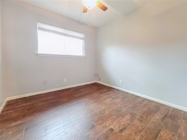 Building Photo - Charming 3-Bed, 1.5-Bath Home in Austin!