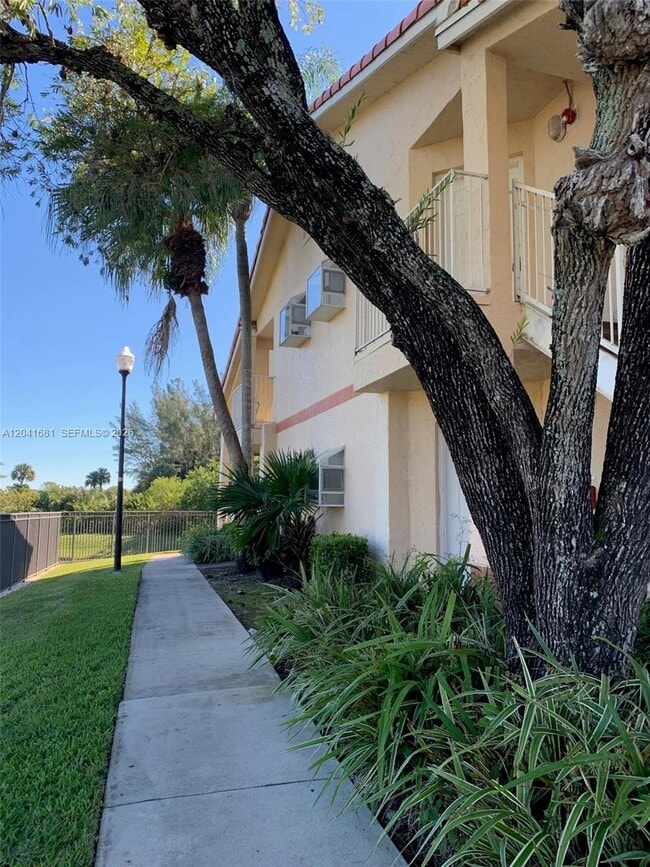 Building Photo - 3330 Pinewalk Dr N