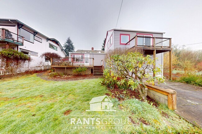 Building Photo - 3-Story Eastside Home with Views of the Bay!