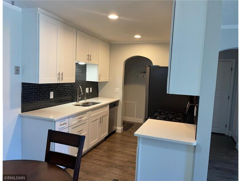 Building Photo - 7340 York Ave S