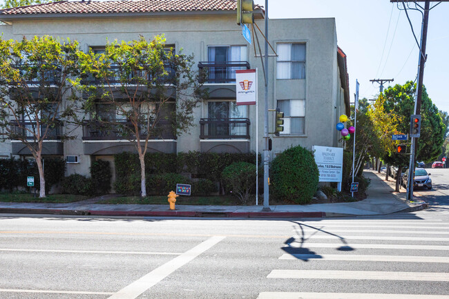 Building Photo - 17200 Burbank Blvd