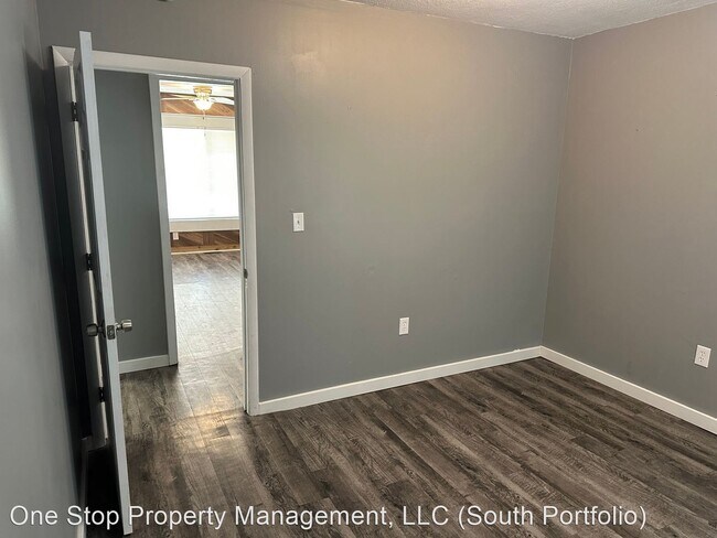 Building Photo - 2 br, 1 bath House - 225 Lexington Rd Apt A