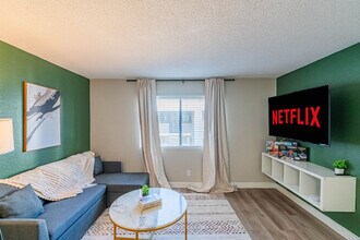 Building Photo - 8550 E McDowell Rd