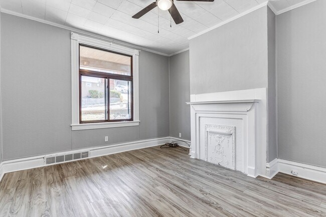 Building Photo - Updated House for Rent in Carrick!