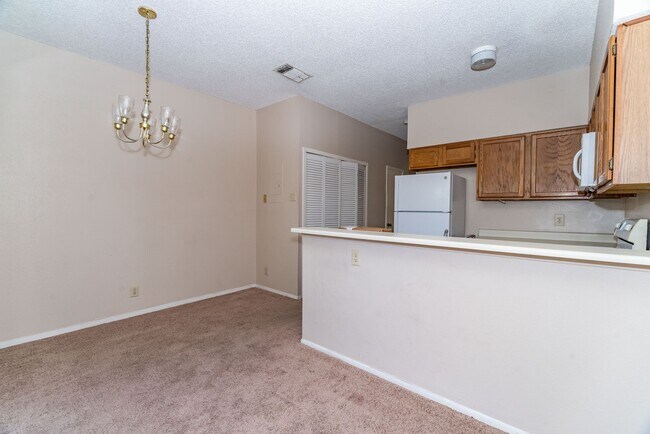 Building Photo - 12205 Magnolia Blossom St