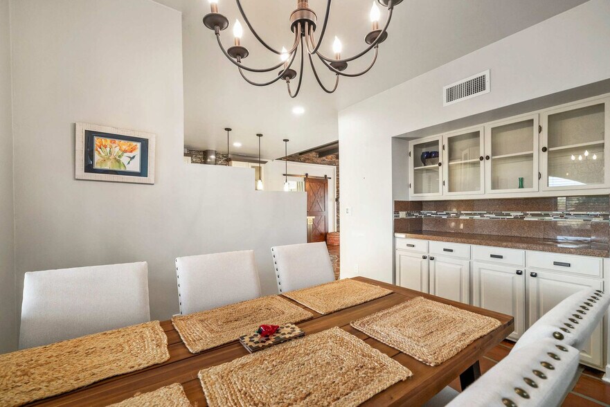 Building Photo - 5190 W Pso Del Barranco