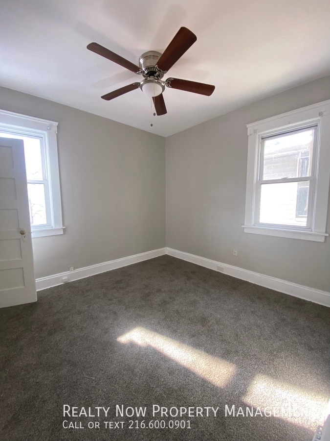 Building Photo - 2907 Denison Ave