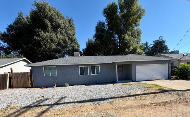 Building Photo - 930 De Moll Dr