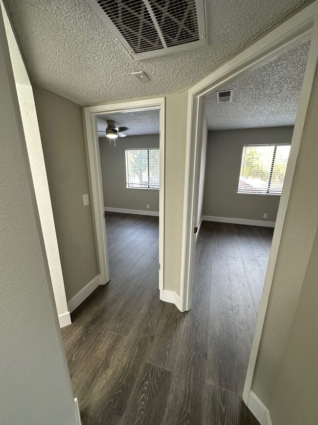 Building Photo - Updates 2 Bedroom Condo! Water+Garbage inc...