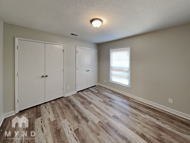 Building Photo - 7907 Red Lantern Rd