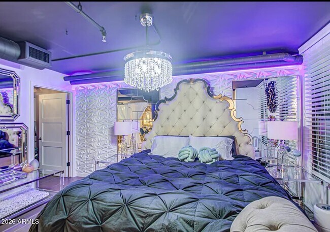 Building Photo - 535 W Thomas Rd