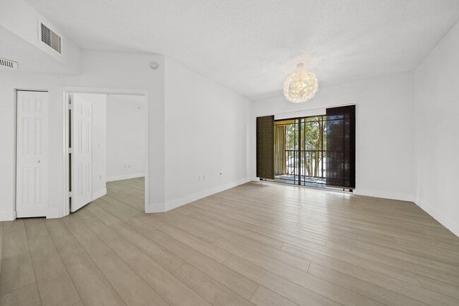 Building Photo - 3020 Alcazar Pl