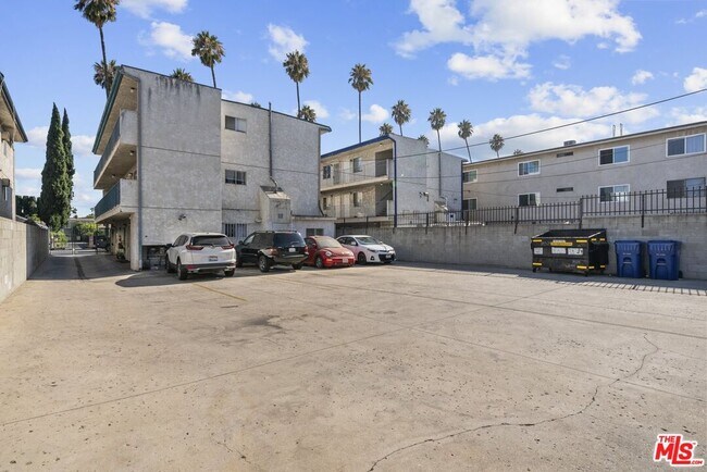 Building Photo - 14333 Haynes St