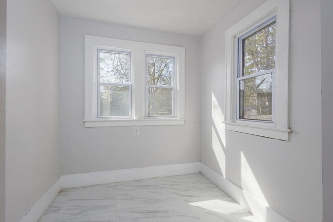 Building Photo - 4341 Glendale Ave