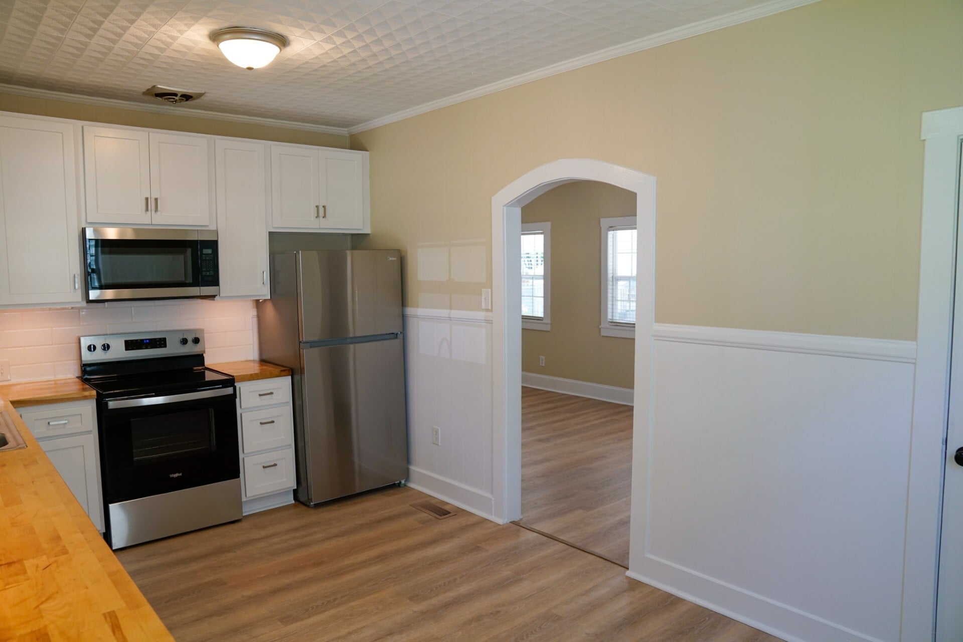 Kitchen 5 - 1403 Debow St