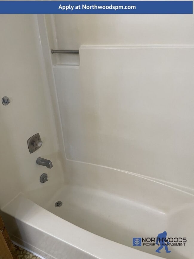 Building Photo - Cozy 1 bedroom 1 bath in Grants Pass