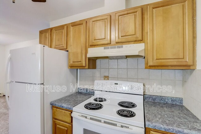 Building Photo - 416 S Bird St