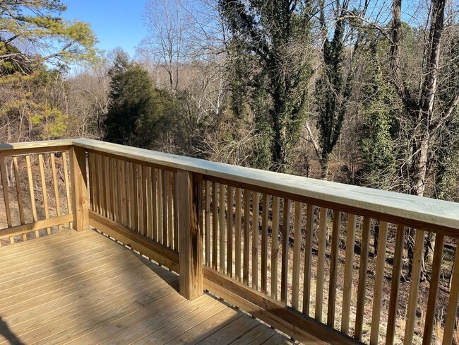 Building Photo - 3 Bedroom 2 Bathroom Home in Kingsport, TN