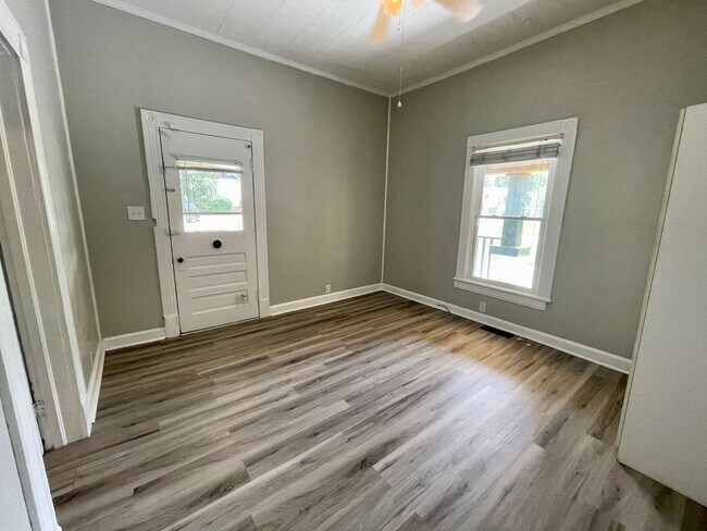 Building Photo - One of a Kind 3 bedroom, 2 bathroom Historic Home in Greensboro!
