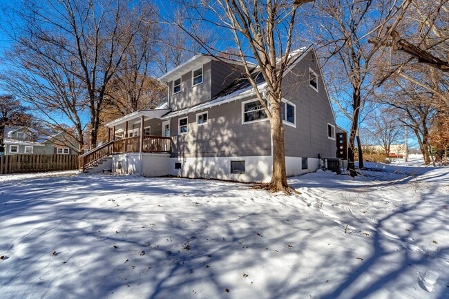 Building Photo - COMING SOON: Beautiful and Renovated Property in Raytown!