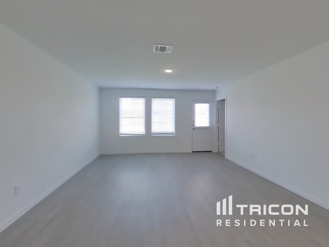 Building Photo - 3009 fantasy Terrace Dr