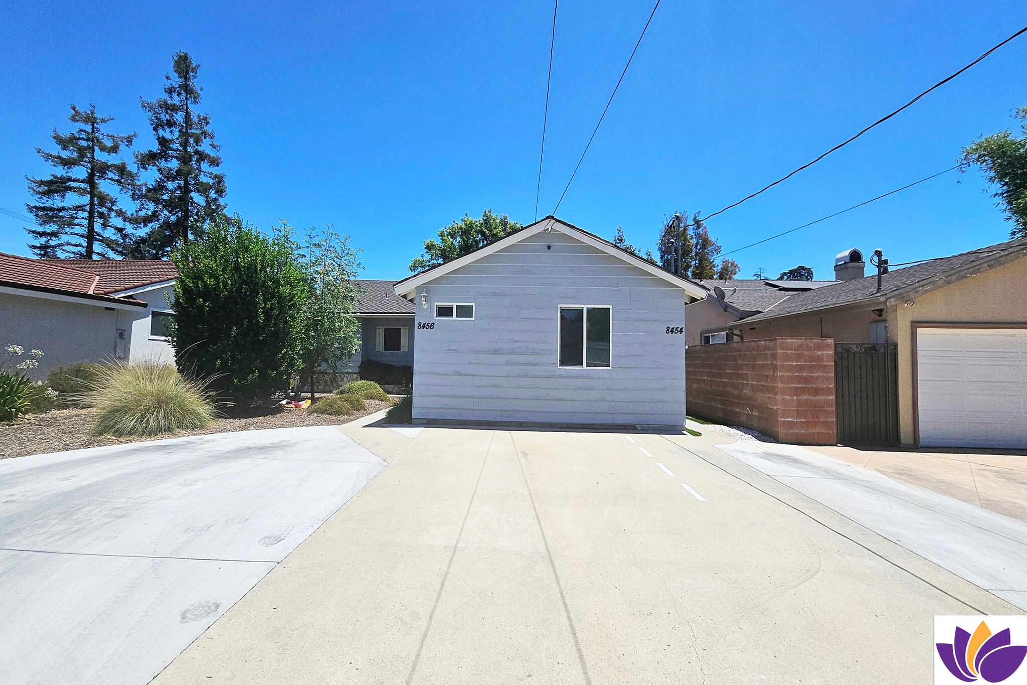 Building Photo - 8454 Zelzah Ave