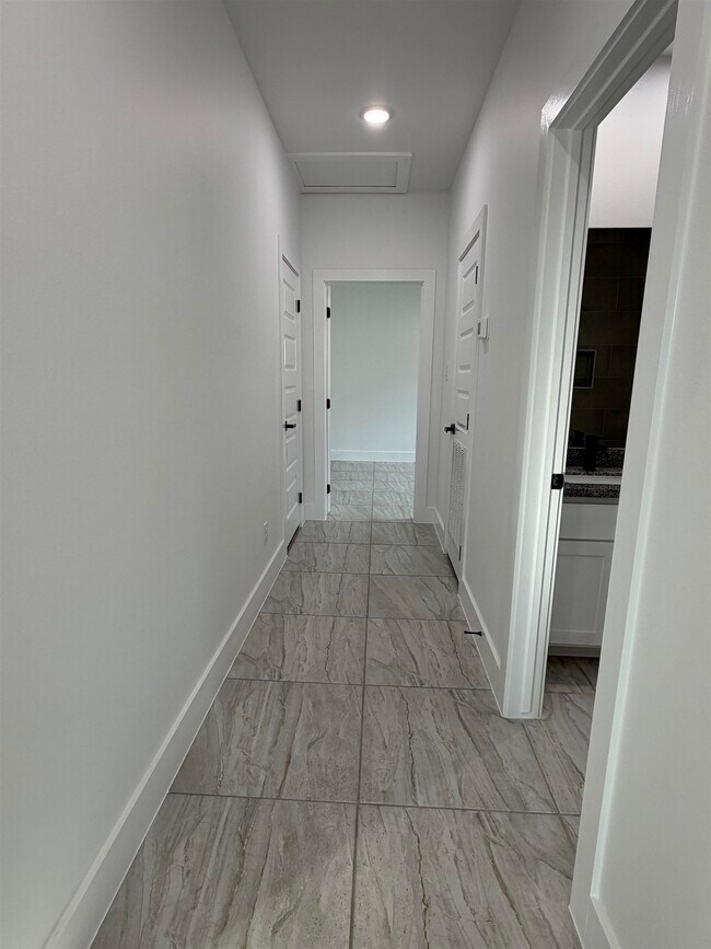 Building Photo - 1532 Consejero Ln