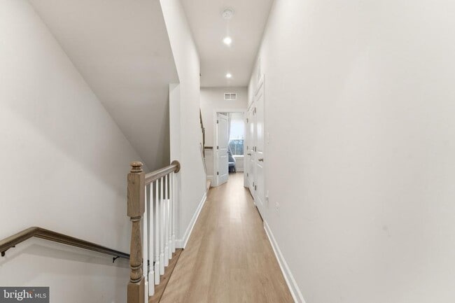 Building Photo - 2818 Dart Dr