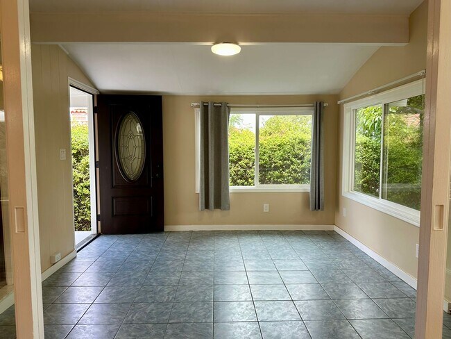 Building Photo - St. Louis Heights - 3BR/2BA/Garage (Pet Ne...