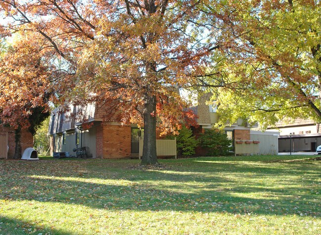 Primary Photo - 71 Lemans Dr
