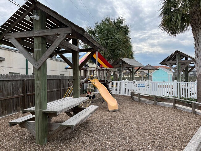 Building Photo - 15128 Dory Dr