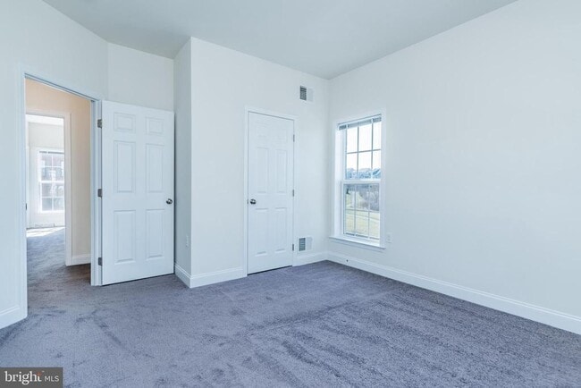 Building Photo - 1338 Saxton Wy