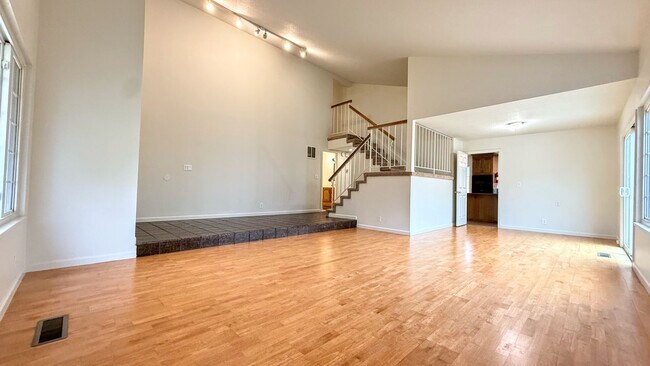 Building Photo - 7214 Chantilley Ct