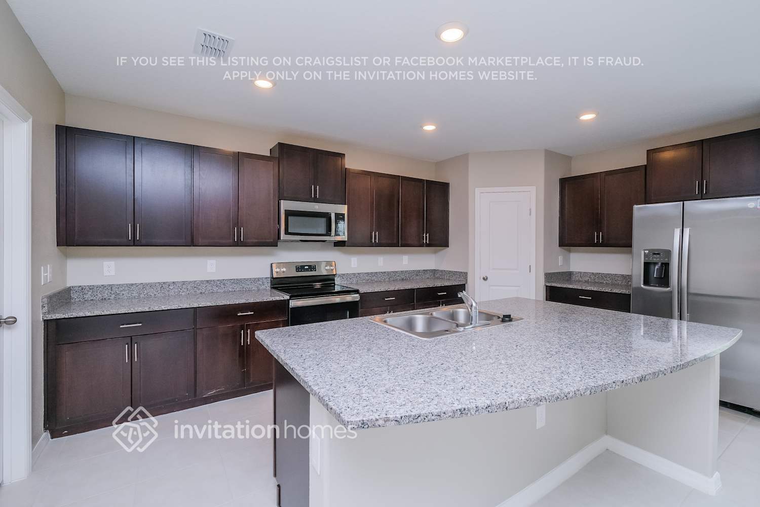 Building Photo - 2224 Treesdale Ave