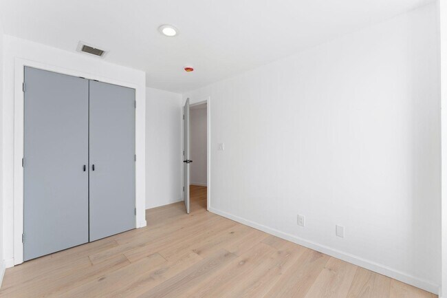 Building Photo - 689 Marin Blvd