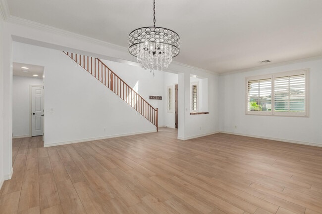 Building Photo - 622 W San Carlos Way