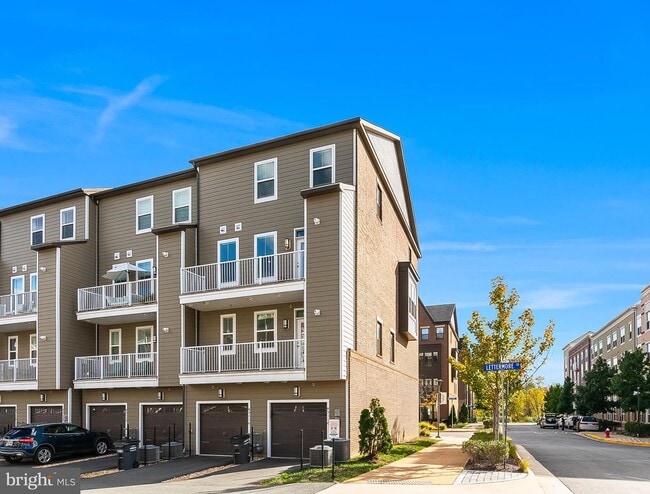 Building Photo - 45114 Kincora Dr