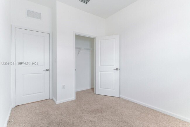 Building Photo - 1170 SW 7th Ct
