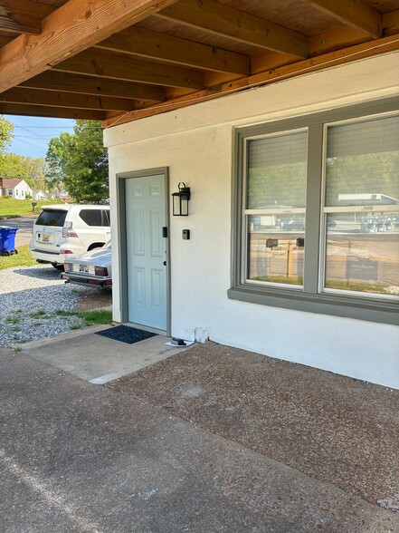 Building Photo - 528 N Royal Ave