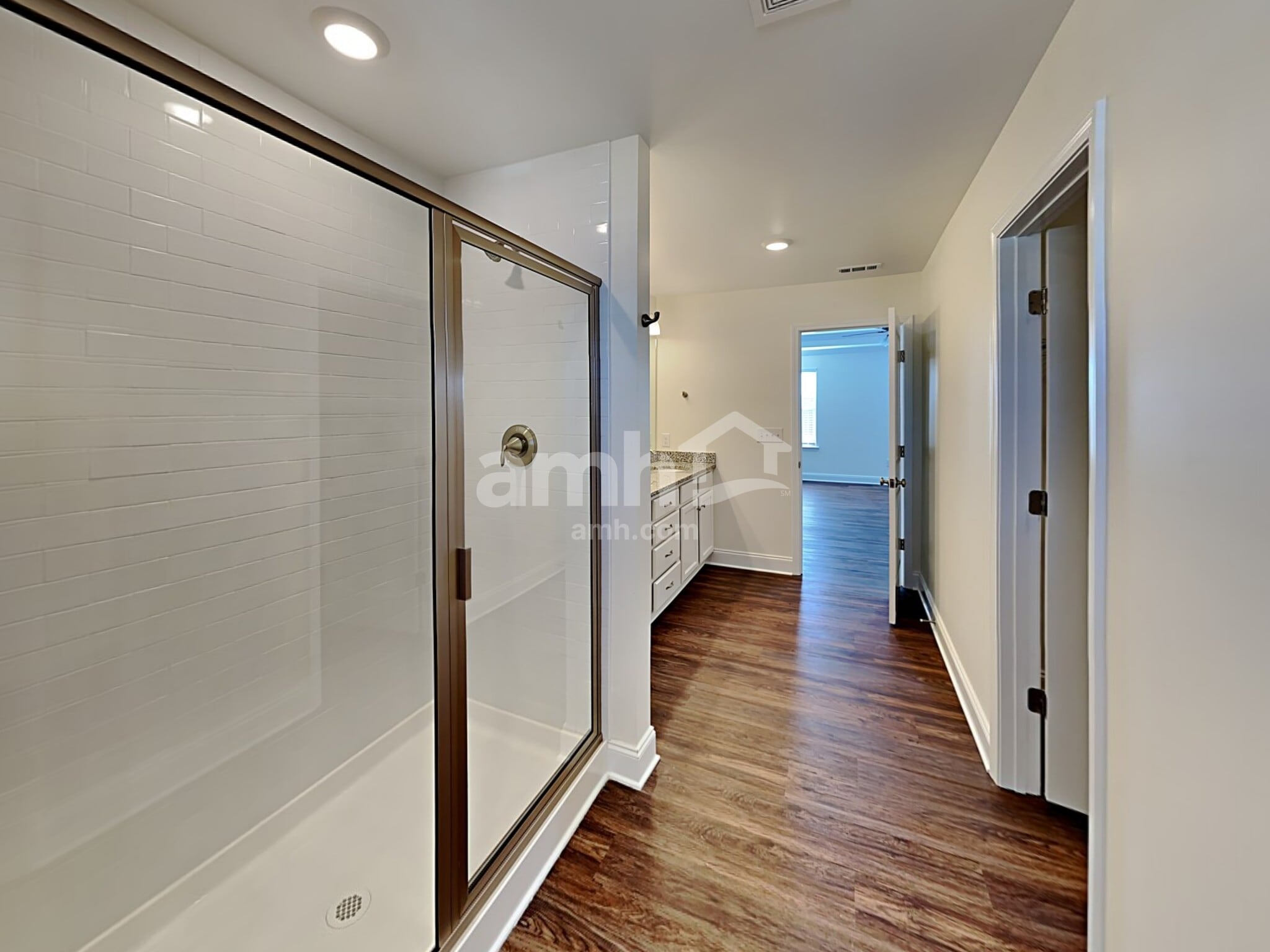 Building Photo - 1331 Lomond Dr