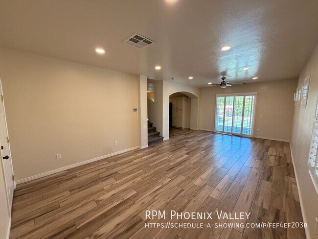 Building Photo - 12014 W Hopi St