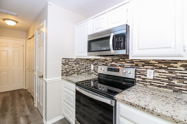 Building Photo - 5221 Tartan Cir
