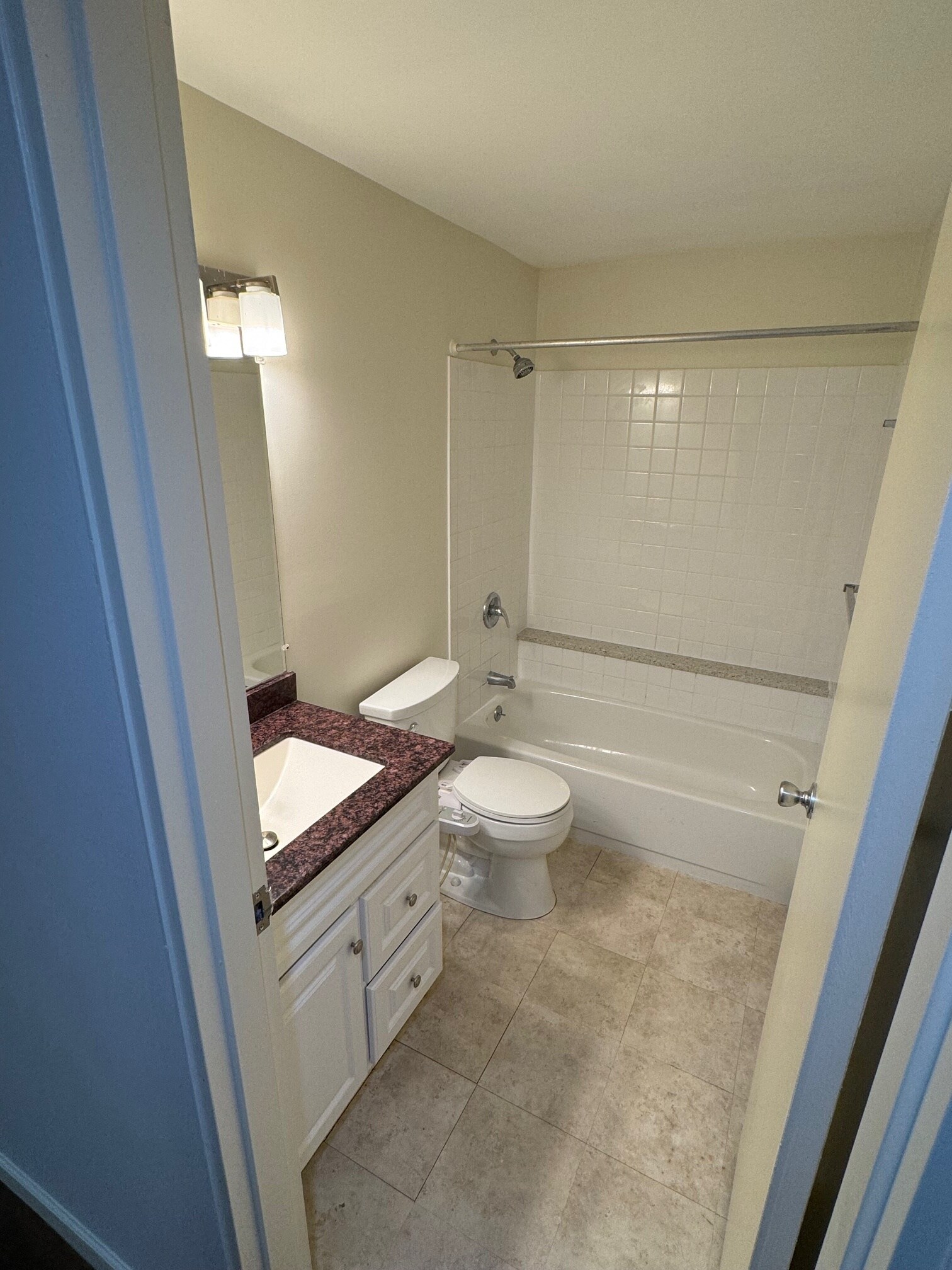 Building Photo - 5 Post Oak Ln