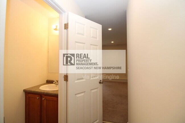 Building Photo - 2 Waverly Dr